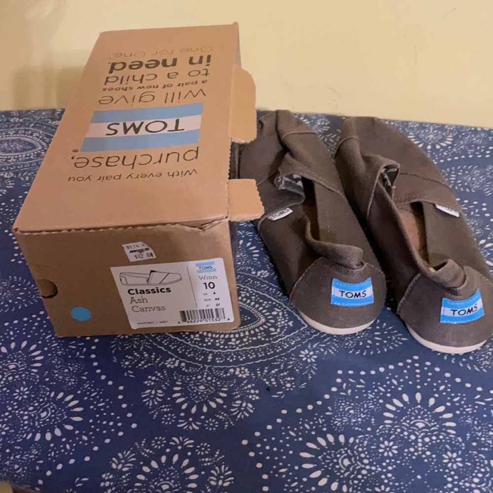 Toms